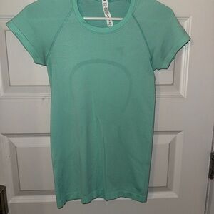 lululemon athletica Mint Green Short Sleeve Tee
